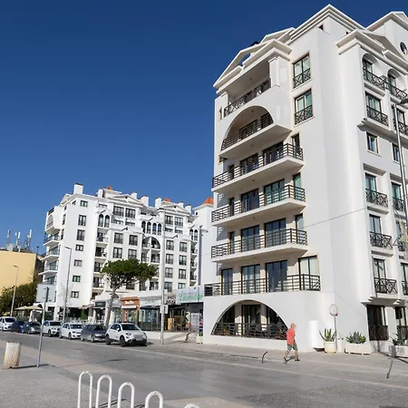 Beachfront 3bdr On Marginal Boulevard *