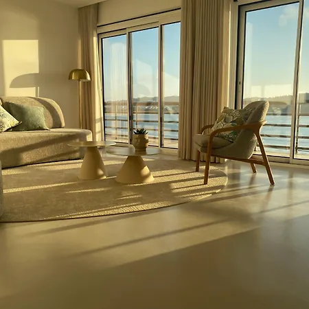 Apartment Beachfront 3bdr On Marginal Boulevard *