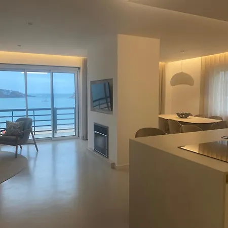 Apartment Beachfront 3bdr On Marginal Boulevard *