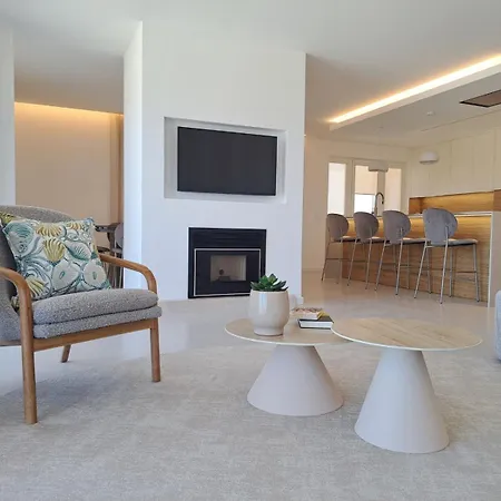 Apartment Beachfront 3bdr On Marginal Boulevard