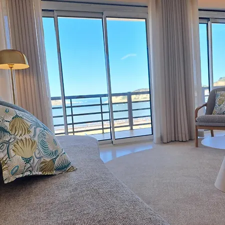 Beachfront 3bdr On Marginal Boulevard * Sao Martinho do Porto