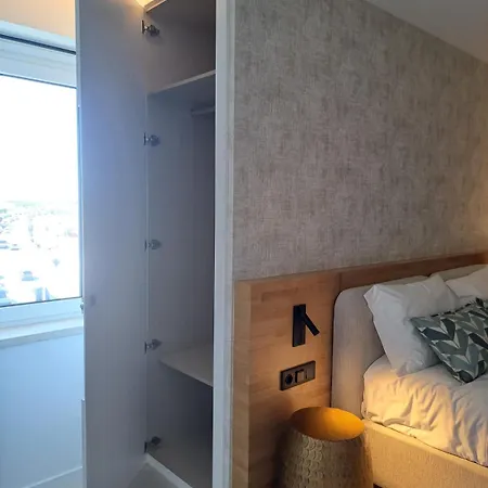 Apartment Beachfront 3bdr On Marginal Boulevard *