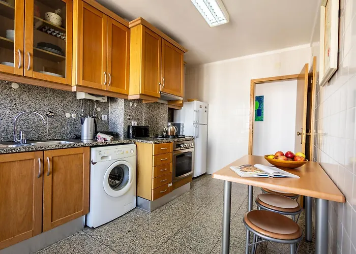 Beachfront 3bdr On Marginal Boulevard Appartement São Martinho do Porto