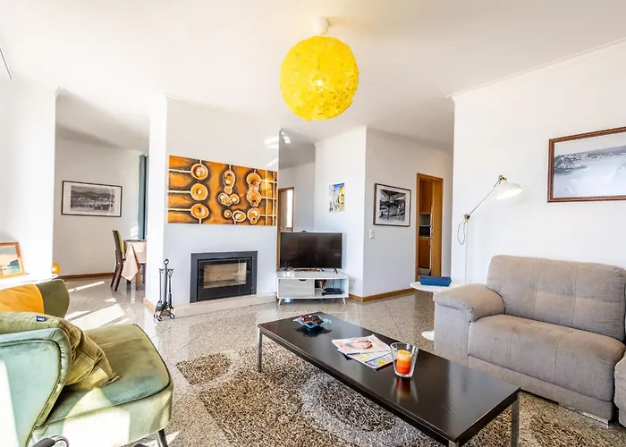 Appartement Beachfront 3bdr On Marginal Boulevard *